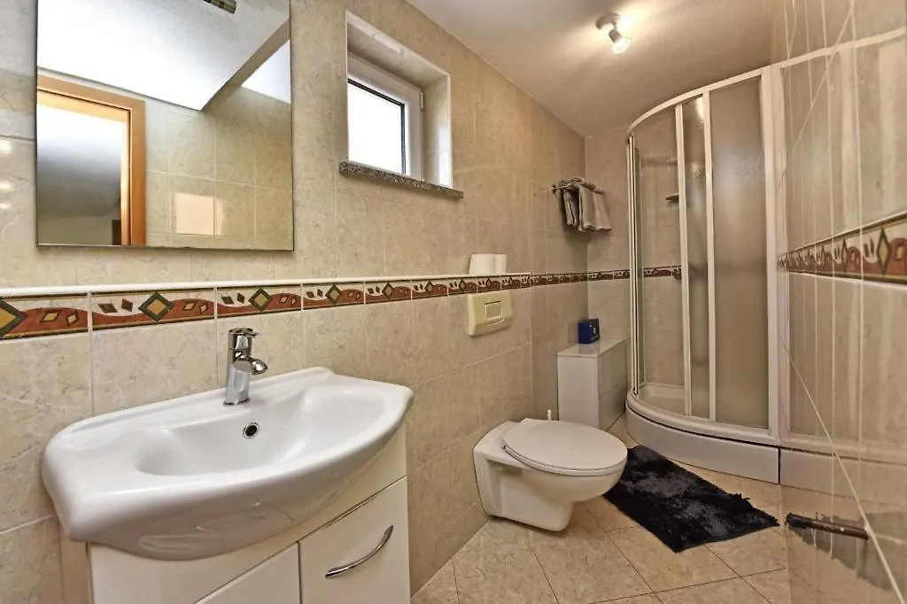 Apartment Tomic M 6 For 4 Persons With Pool In Maj Porec