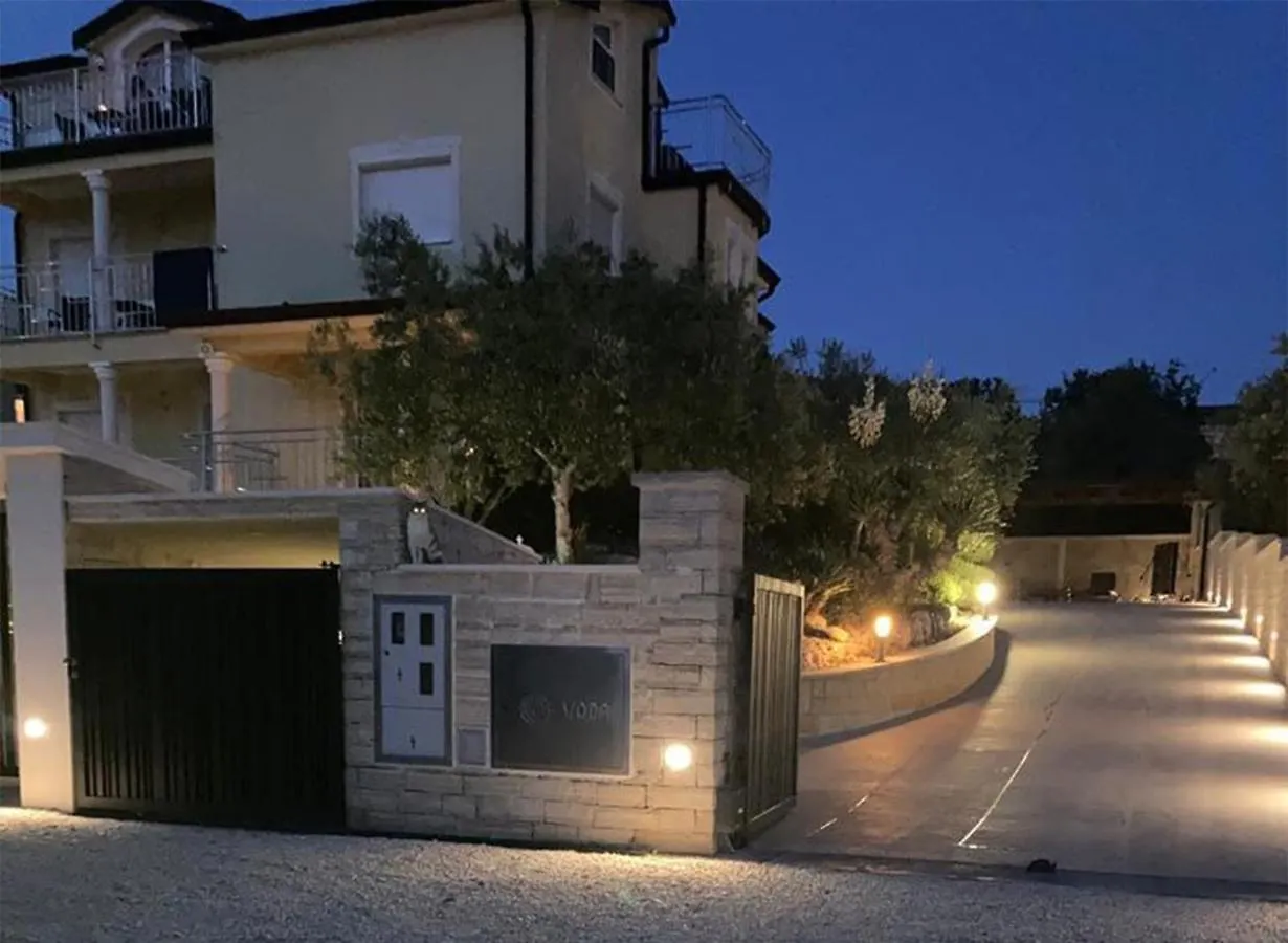 Apartment Tomic M 6 For 4 Persons With Pool In Maj Porec