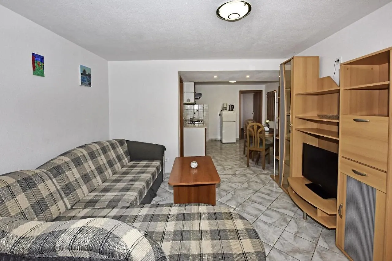 Apartment Tomic M 6 For 4 Persons With Pool In Maj Porec 0*,
