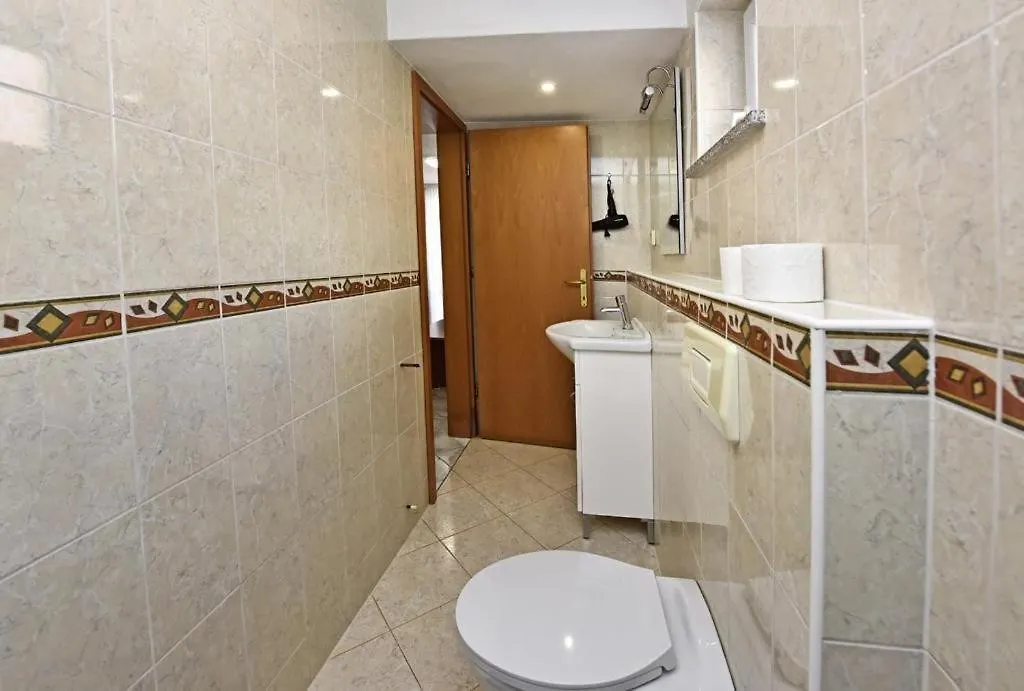 Apartment Tomic M 6 For 4 Persons With Pool In Maj Porec Croatia