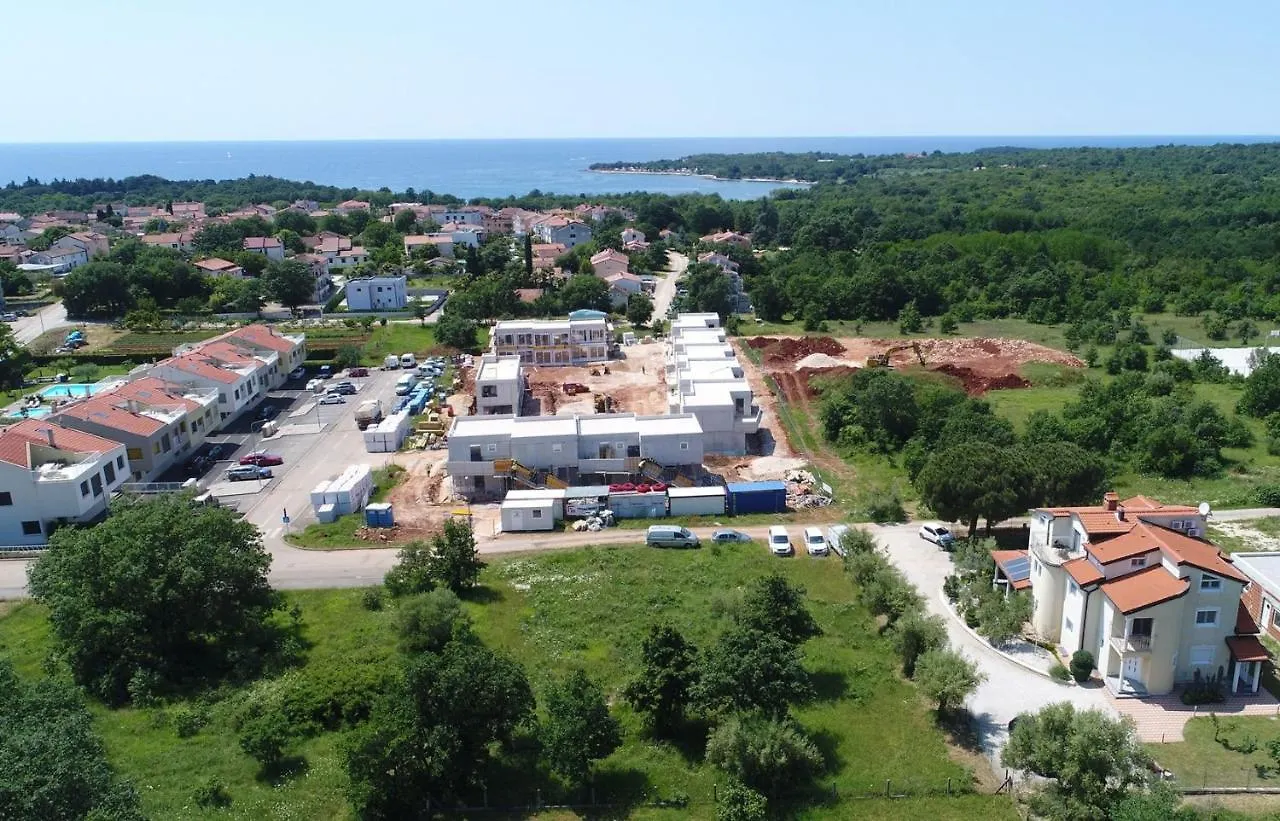 Apartment Tomic M 6 For 4 Persons With Pool In Maj Porec