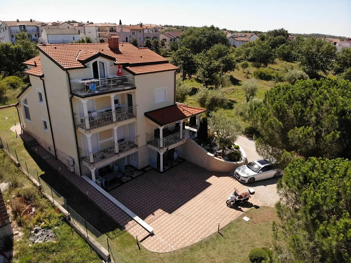 Apartment Tomic M 6 For 4 Persons With Pool In Maj Porec Croatia